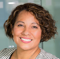 Claire Ashford, compliance-hoofd bij een financiële instelling, headshot